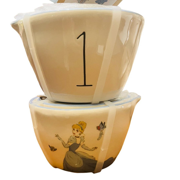 Rae Dunn Disney Cinderella Measuring Cups - Picture 1 of 4